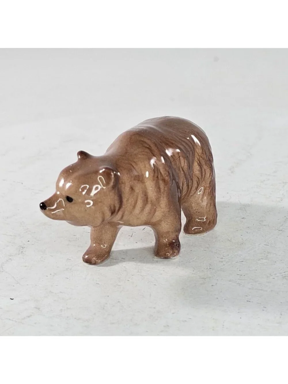 Hagen Renaker Grizzly Bear Mama Walking Miniature Figurine Ceramic *CHIP*